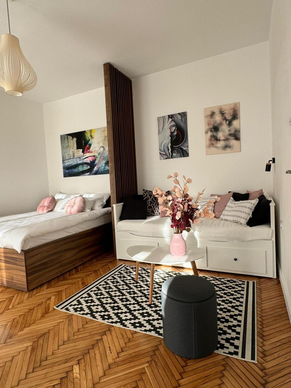 Balconia Sunny Apartment In Centre Of Belgrad Exterior foto