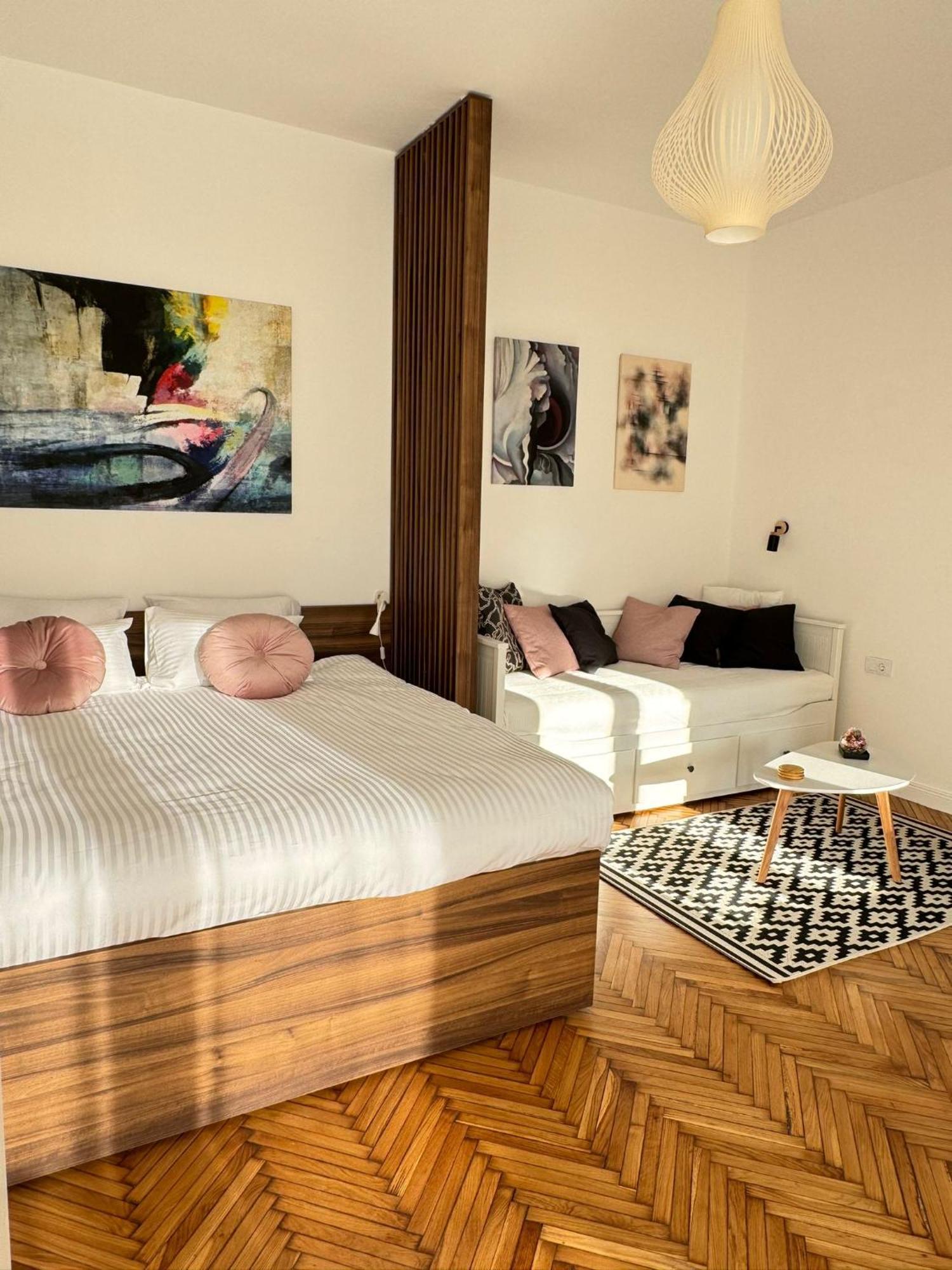 Balconia Sunny Apartment In Centre Of Belgrad Exterior foto